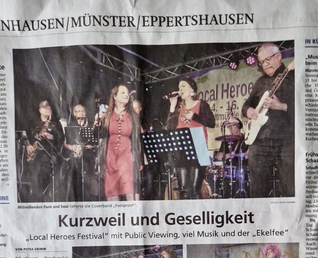 Ausschnitt aus der Offenbacher Post mit dem Titel „Kurzweil und Geselligkeit“. Illustriert mit einem Foto der Band Foolproof.