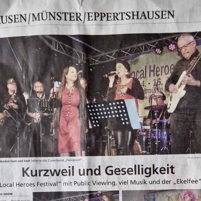 Ausschnitt aus der Offenbacher Post mit dem Titel „Kurzweil und Geselligkeit“. Illustriert mit einem Foto der Band Foolproof.